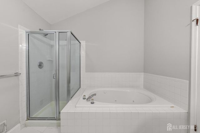 16 Lee Court 405, Plainsboro, NJ 08536