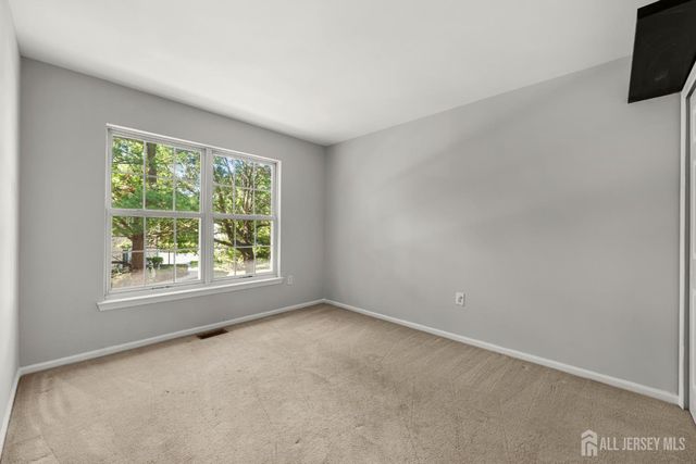 16 Lee Court 405, Plainsboro, NJ 08536