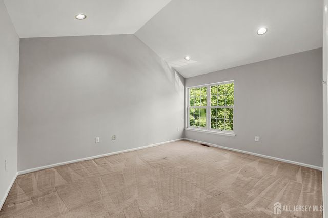 16 Lee Court 405, Plainsboro, NJ 08536