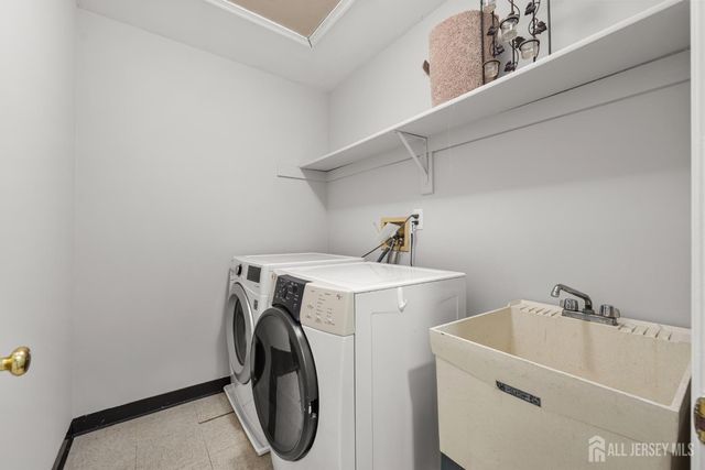 16 Lee Court 405, Plainsboro, NJ 08536