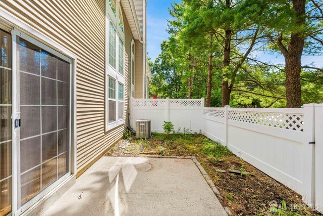 16 Lee Court 405, Plainsboro, NJ 08536