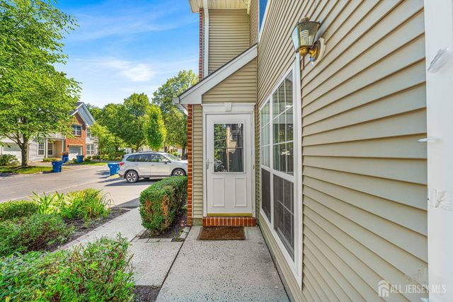 16 Lee Court 405, Plainsboro, NJ 08536