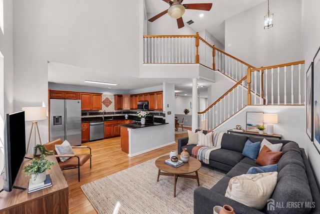 16 Lee Court 405, Plainsboro, NJ 08536