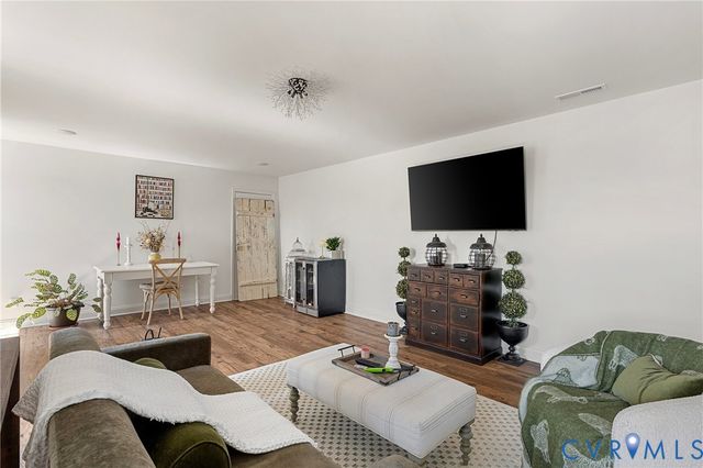 2222 Osborne Hill Dr, Rockville, VA 23146