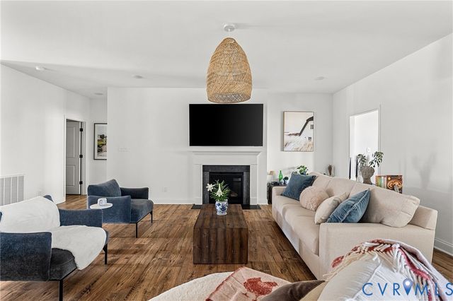 2222 Osborne Hill Dr, Rockville, VA 23146