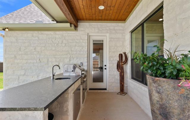 1602 Hunt DR, Salado, TX 76571