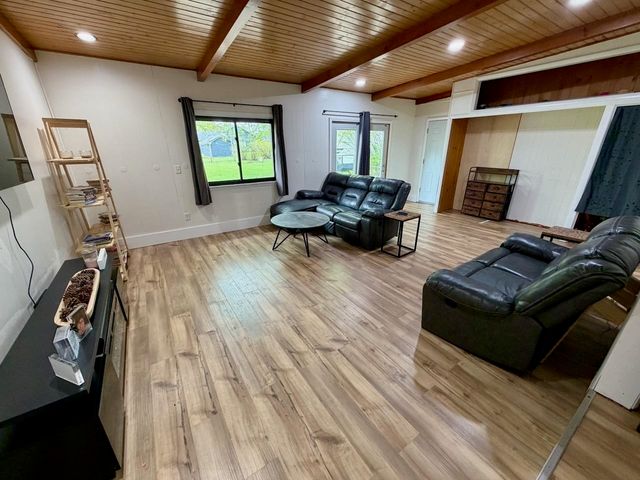710 E Broad Street, Chesaning, MI 48616