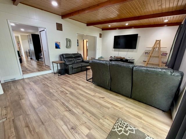 710 E Broad Street, Chesaning, MI 48616