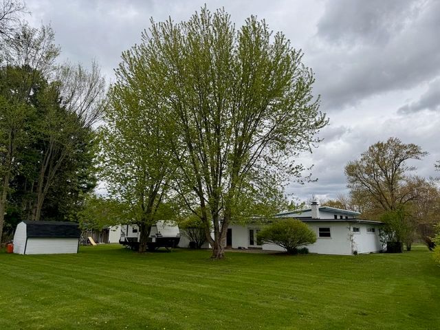 710 E Broad Street, Chesaning, MI 48616