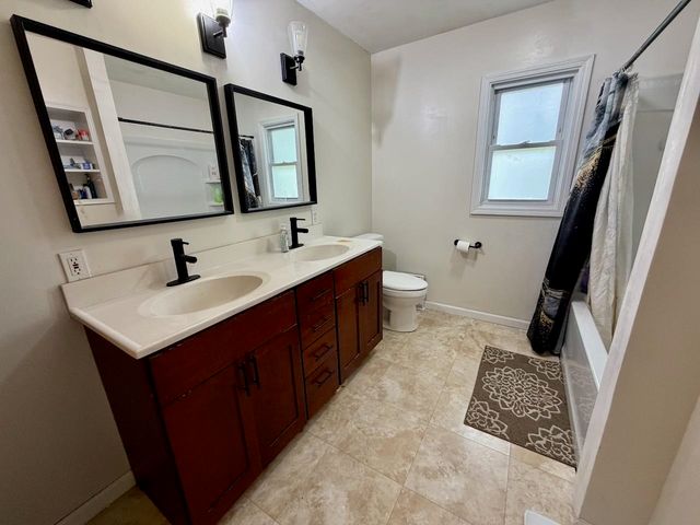 710 E Broad Street, Chesaning, MI 48616