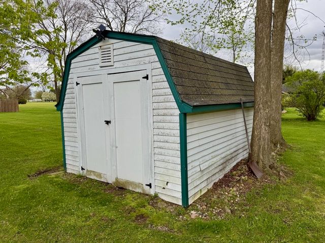 710 E Broad Street, Chesaning, MI 48616