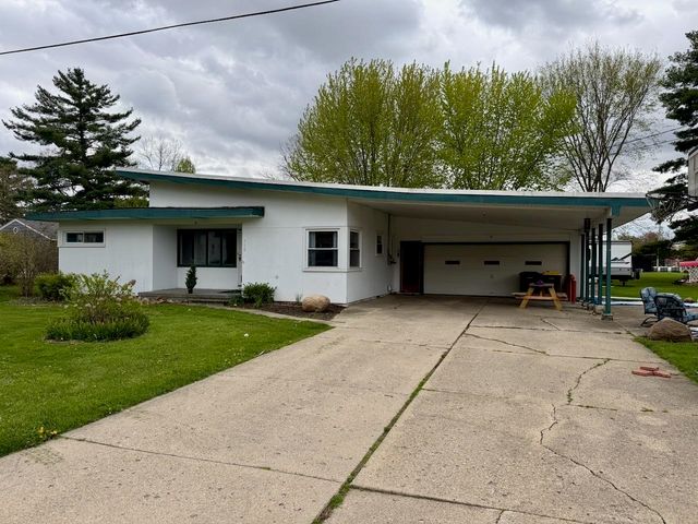 710 E Broad Street, Chesaning, MI 48616