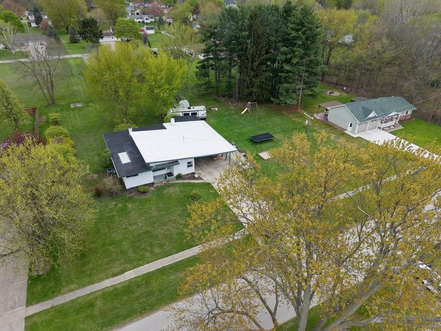 710 E Broad Street, Chesaning, MI 48616