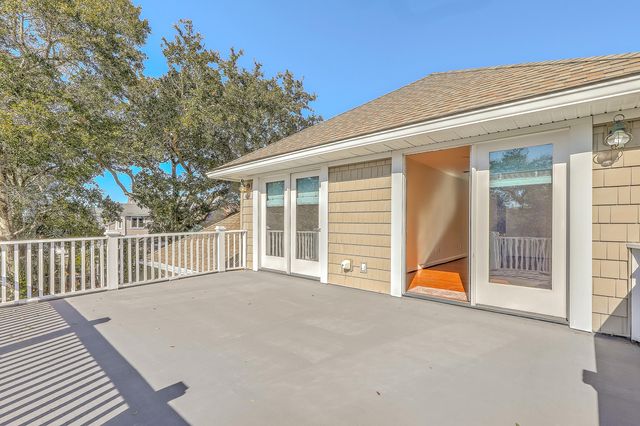 7 Seahorse Court, Isle Of Palms, SC 29451