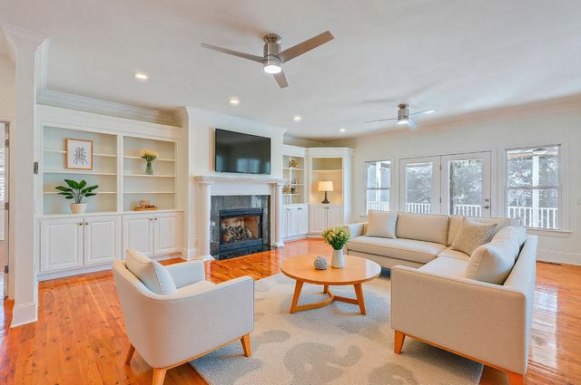 7 Seahorse Court, Isle Of Palms, SC 29451