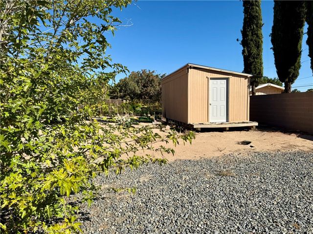 14868 Orange, Hesperia, CA 92345