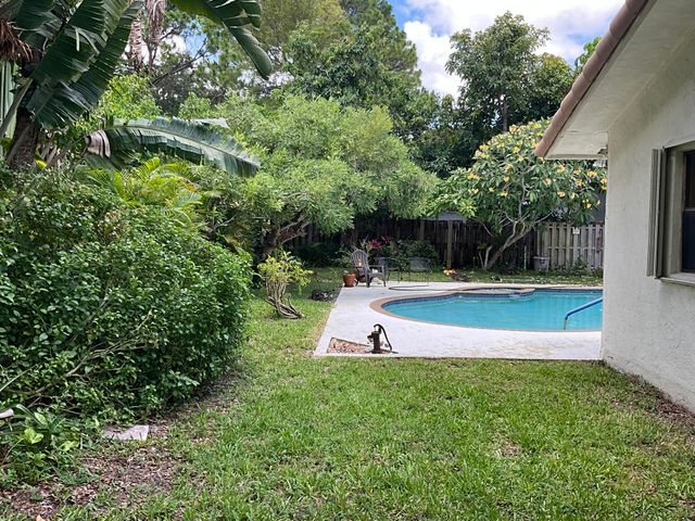 6114 Woodbury Road, Boca Raton, FL 33433