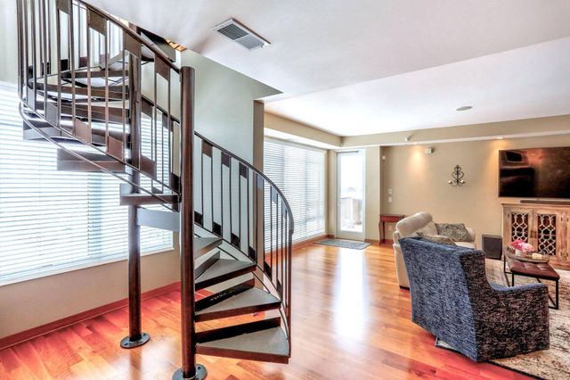 1070 Grandview Court NE 406, Columbia Heights, MN 55421
