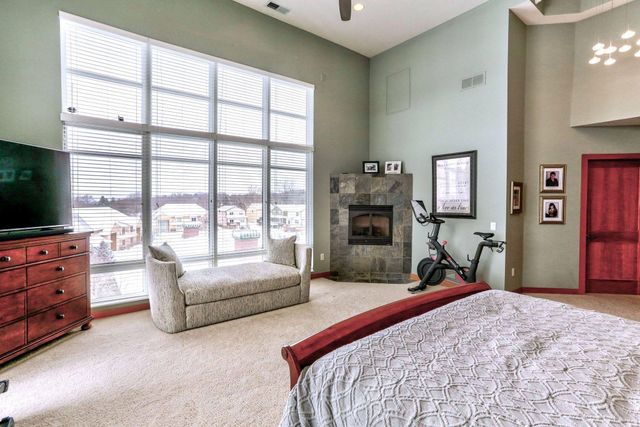 1070 Grandview Court NE 406, Columbia Heights, MN 55421