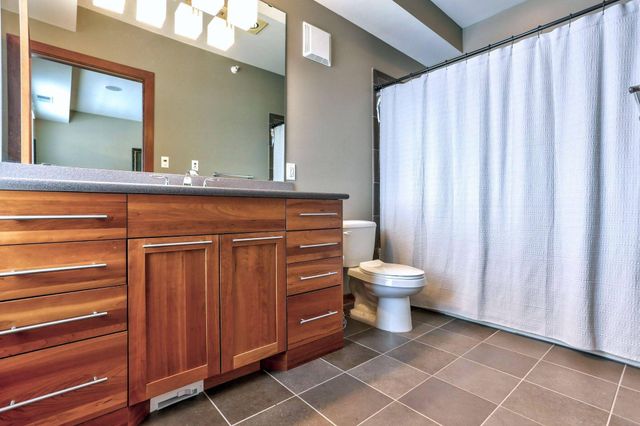 1070 Grandview Court NE 406, Columbia Heights, MN 55421