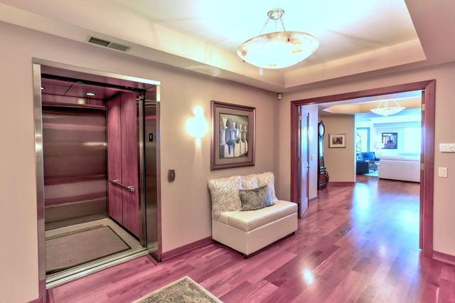 1070 Grandview Court NE 406, Columbia Heights, MN 55421