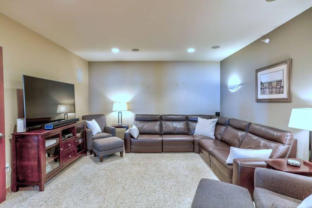 1070 Grandview Court NE 406, Columbia Heights, MN 55421