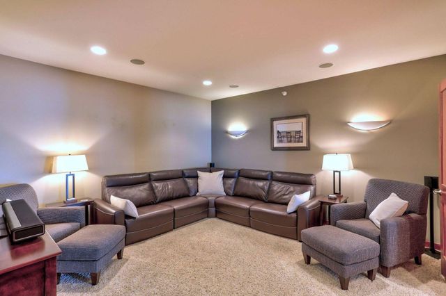 1070 Grandview Court NE 406, Columbia Heights, MN 55421