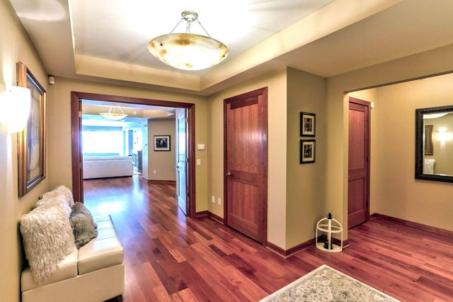 1070 Grandview Court NE 406, Columbia Heights, MN 55421