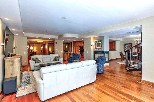 1070 Grandview Court NE 406, Columbia Heights, MN 55421