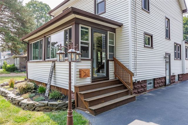 285 Dearcop Drive, Gates, NY 14624