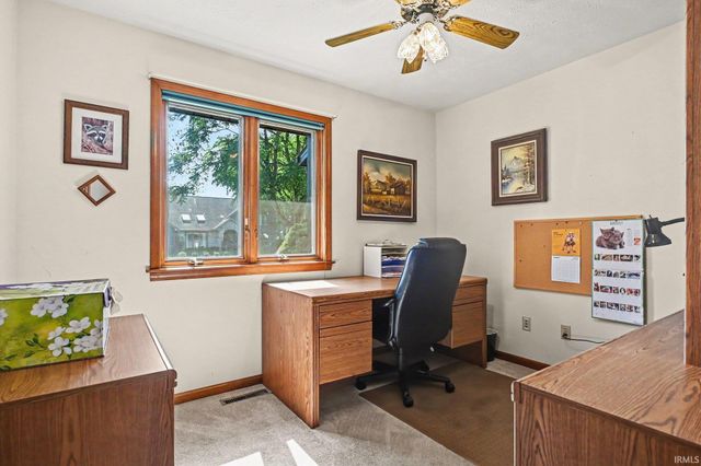 3815 Bent Oak Trail, Elkhart, IN 46517