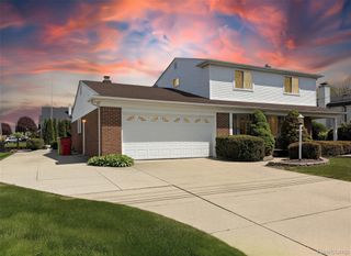 29531 N Seaway Court, Harrison Charter Township, MI 48045