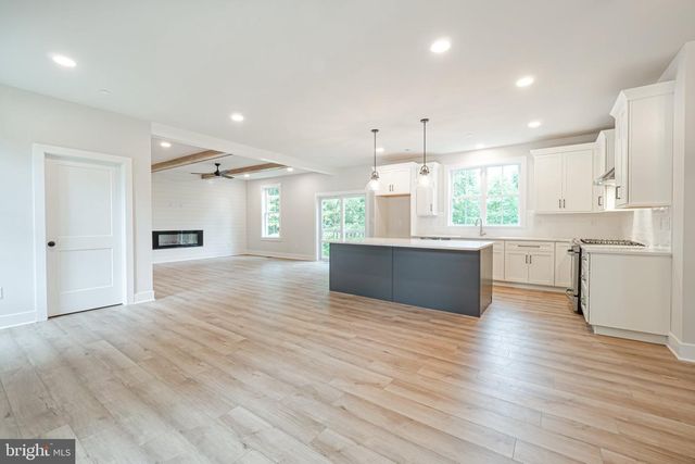 518 E SOUTH ST, Kennett Square, PA 19348