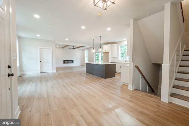 518 E SOUTH ST, Kennett Square, PA 19348