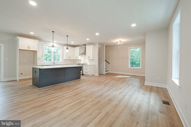 518 E SOUTH ST, Kennett Square, PA 19348