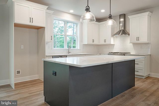 518 E SOUTH ST, Kennett Square, PA 19348