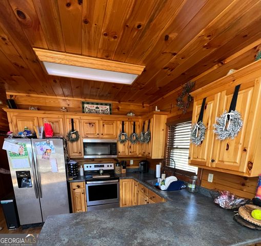 1032 White Owl Dr., Elberton, GA 30635