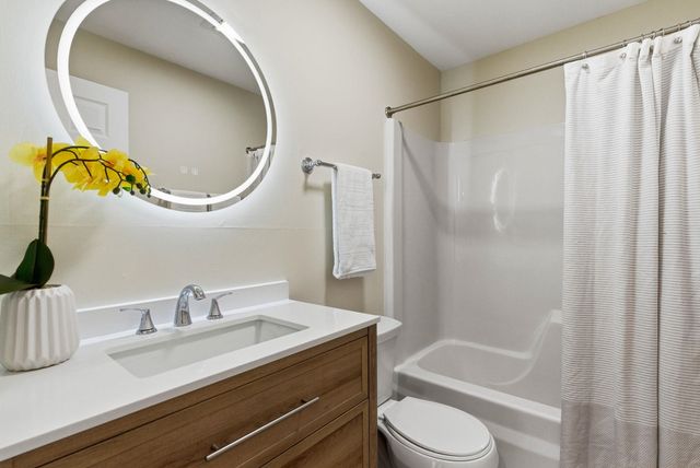 189 Coburn Woods Drive, Nashua, NH 03063