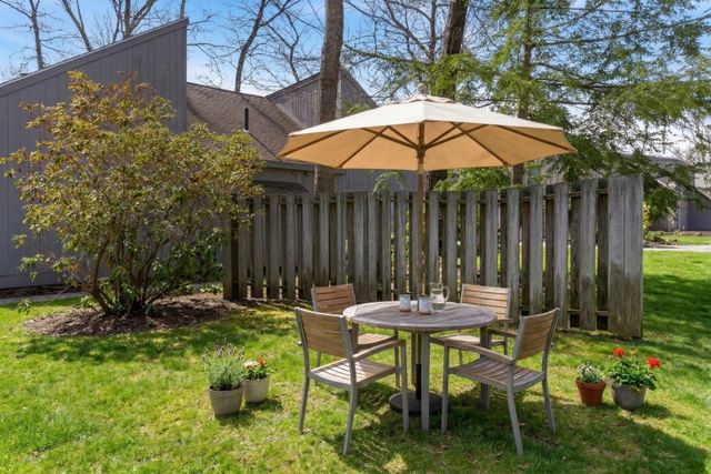 189 Coburn Woods Drive, Nashua, NH 03063