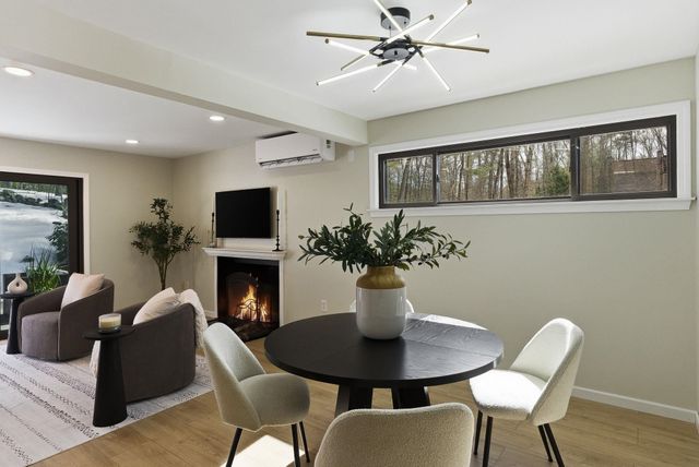 189 Coburn Woods Drive, Nashua, NH 03063