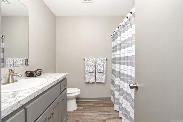 215 Pin Oak Drive, Cabot, AR 72023