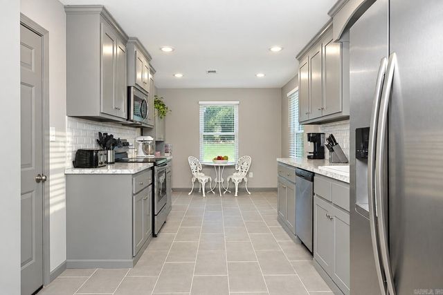 215 Pin Oak Drive, Cabot, AR 72023