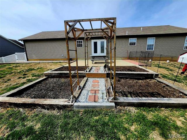 210 Creekwood Boulevard, Troy, MO 63379