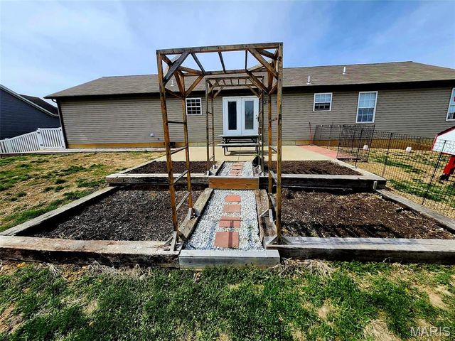 210 Creekwood Boulevard, Troy, MO 63379