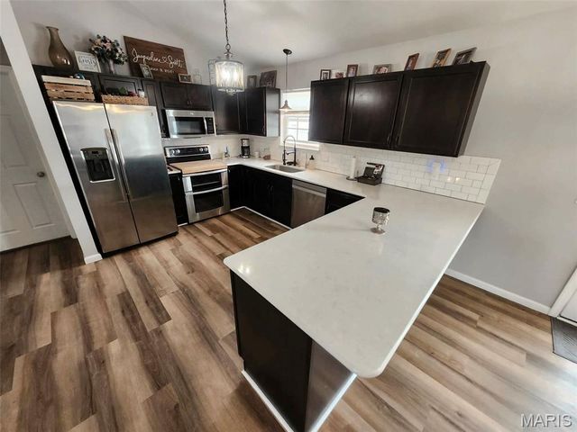 210 Creekwood Boulevard, Troy, MO 63379