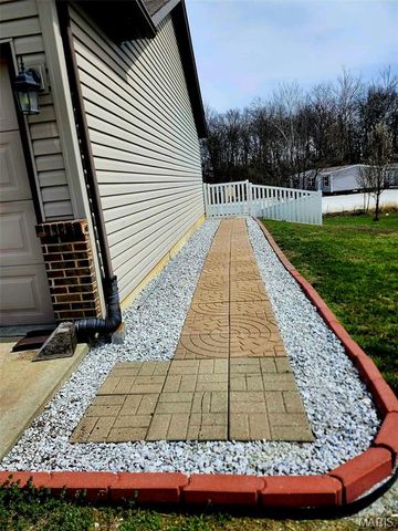210 Creekwood Boulevard, Troy, MO 63379