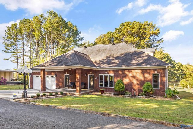 53 Slaten Drive, Hartselle, AL 35640