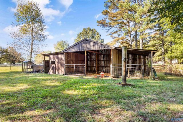 53 Slaten Drive, Hartselle, AL 35640