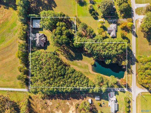 53 Slaten Drive, Hartselle, AL 35640