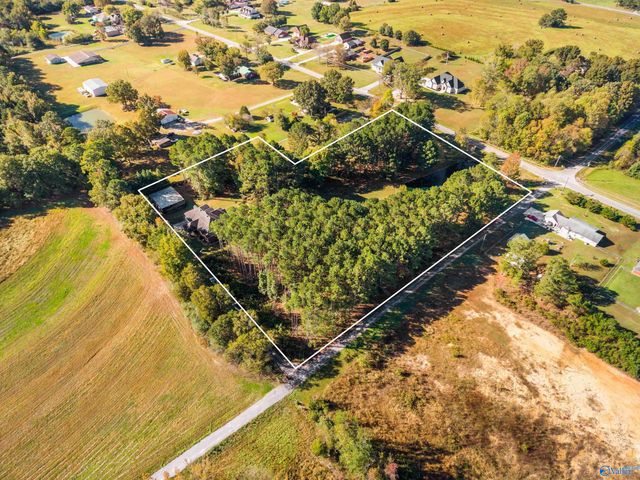 53 Slaten Drive, Hartselle, AL 35640